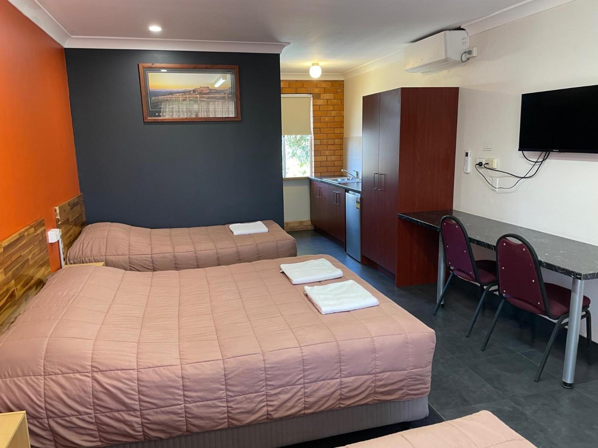 Homestead Motel Dubbo Buitenkant foto