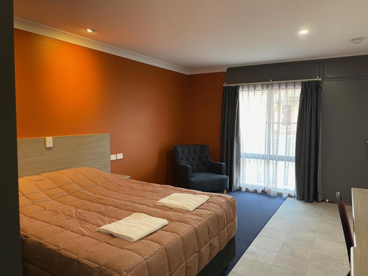 Homestead Motel Dubbo Buitenkant foto